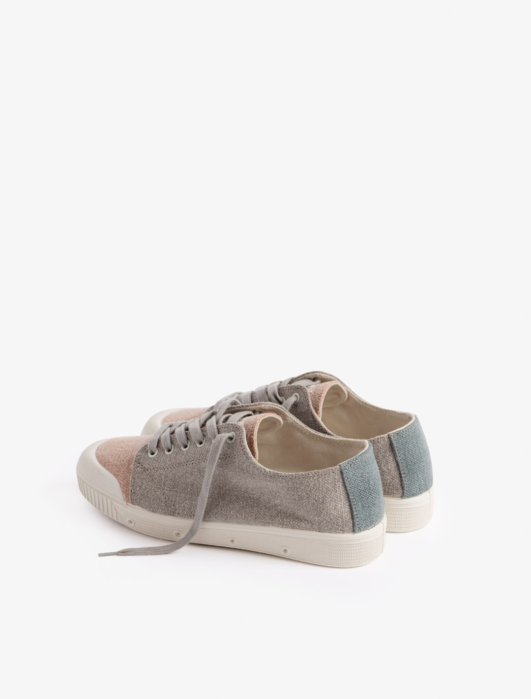 Spring Court G2 sneakers in taupe linen – three-quarter rear view