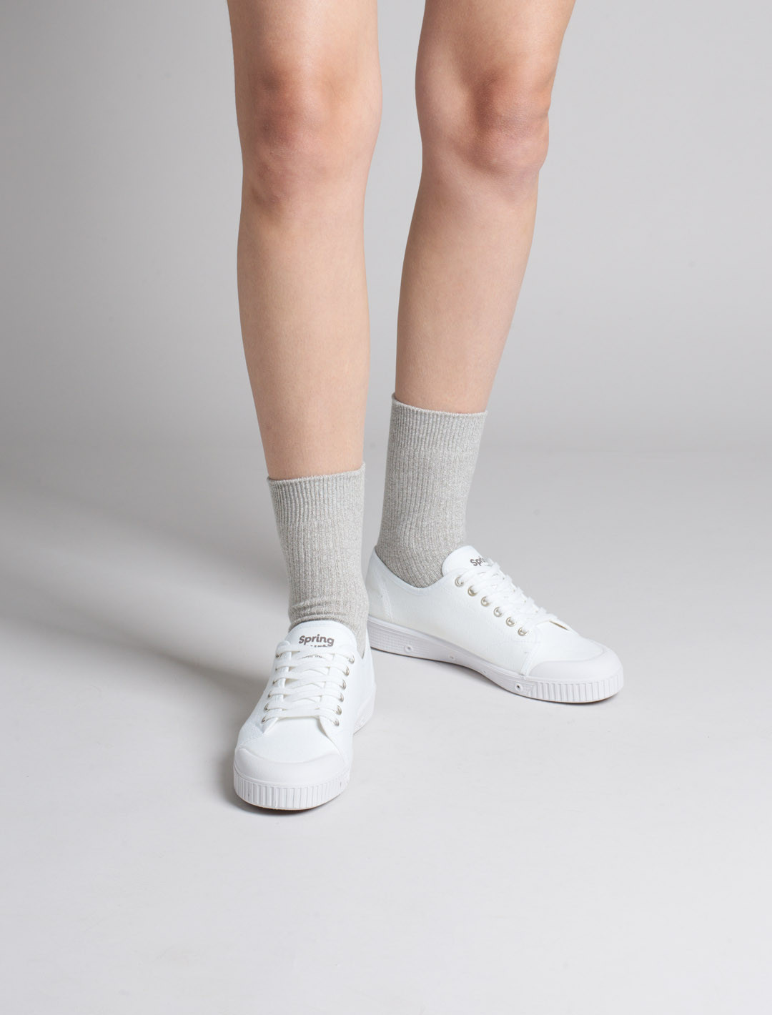 Spring Court G2 canvas basket in white - worn