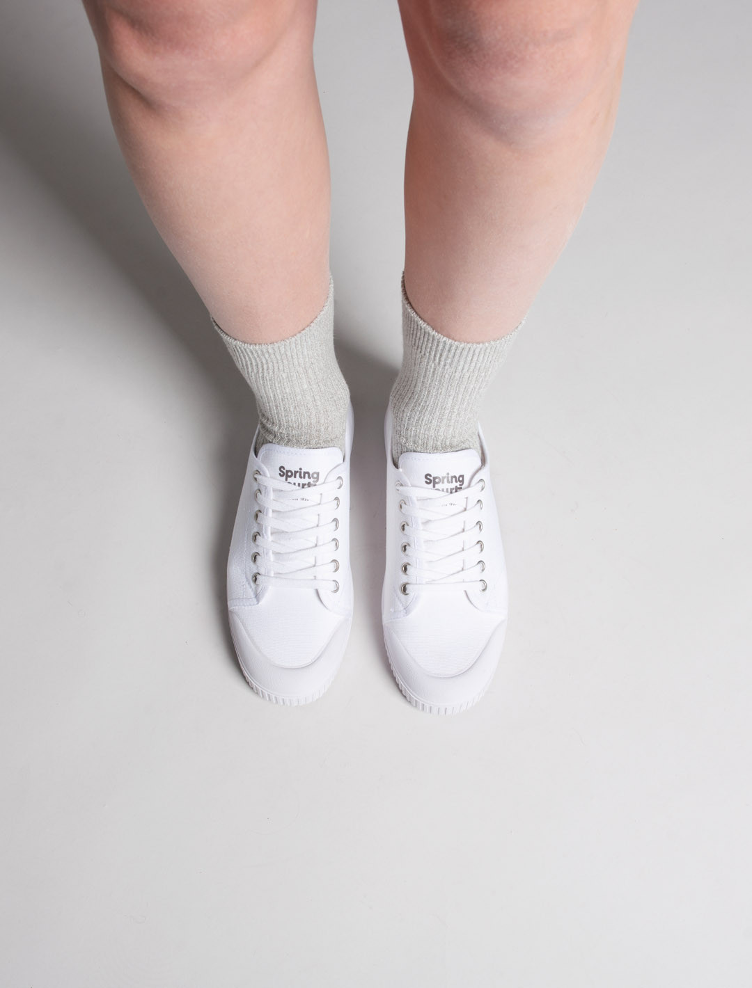 Basket Spring Court G2 en toile blanc - vue portée