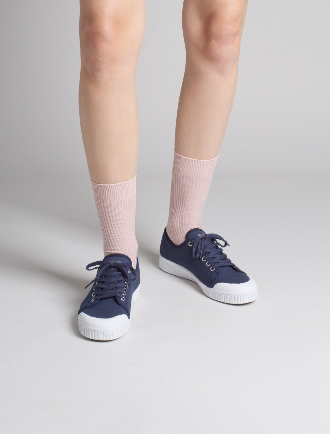 Spring Court G2 canvas basket in blue - worn