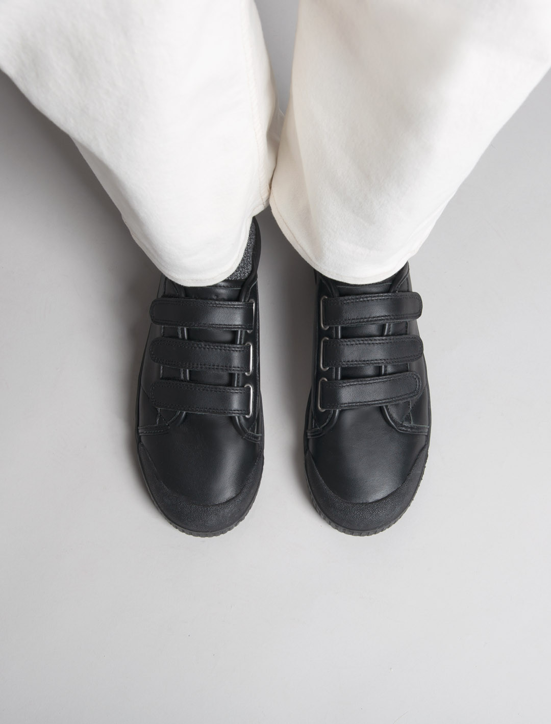 Spring Court M2 velcro leather basket in black - worn