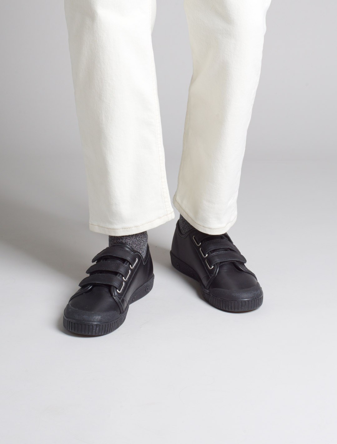 Spring Court M2 velcro leather basket in black - worn