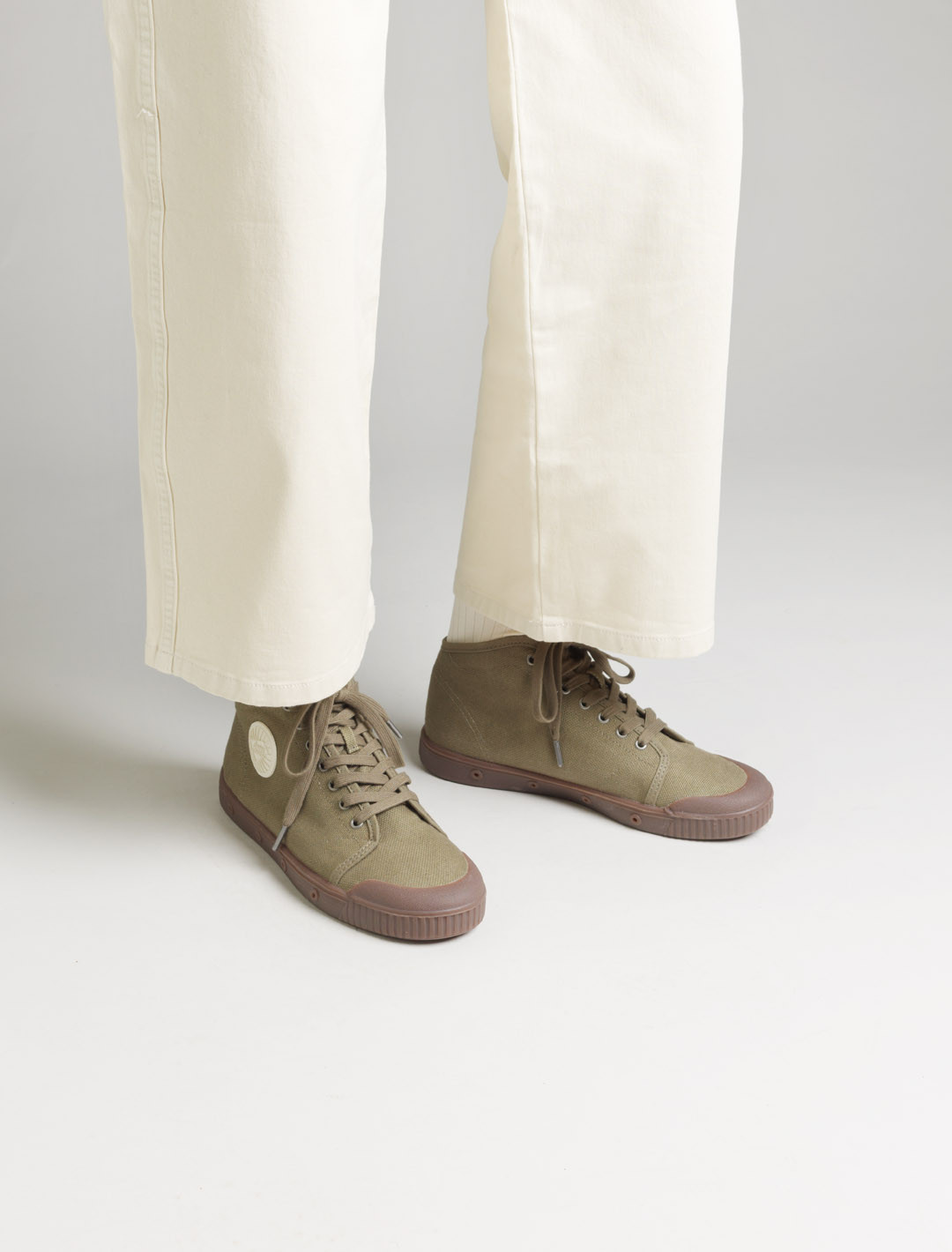 Spring Court B2 khaki cotton sneakers – worn view