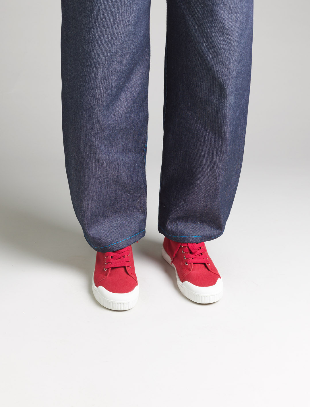 Spring Court B2 red cotton sneakers – worn view