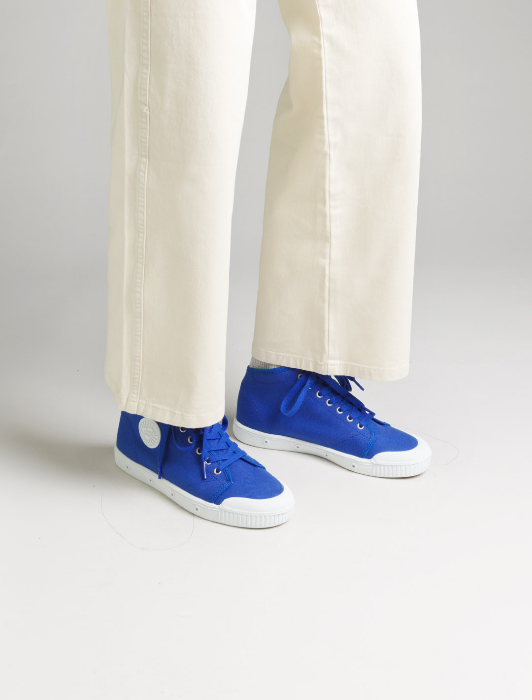 Spring Court B2 blue cotton sneakers – worn view