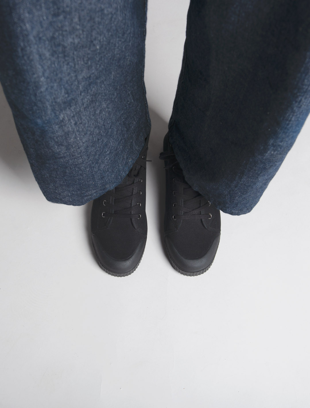Spring Court B2 black cotton sneakers – worn top view