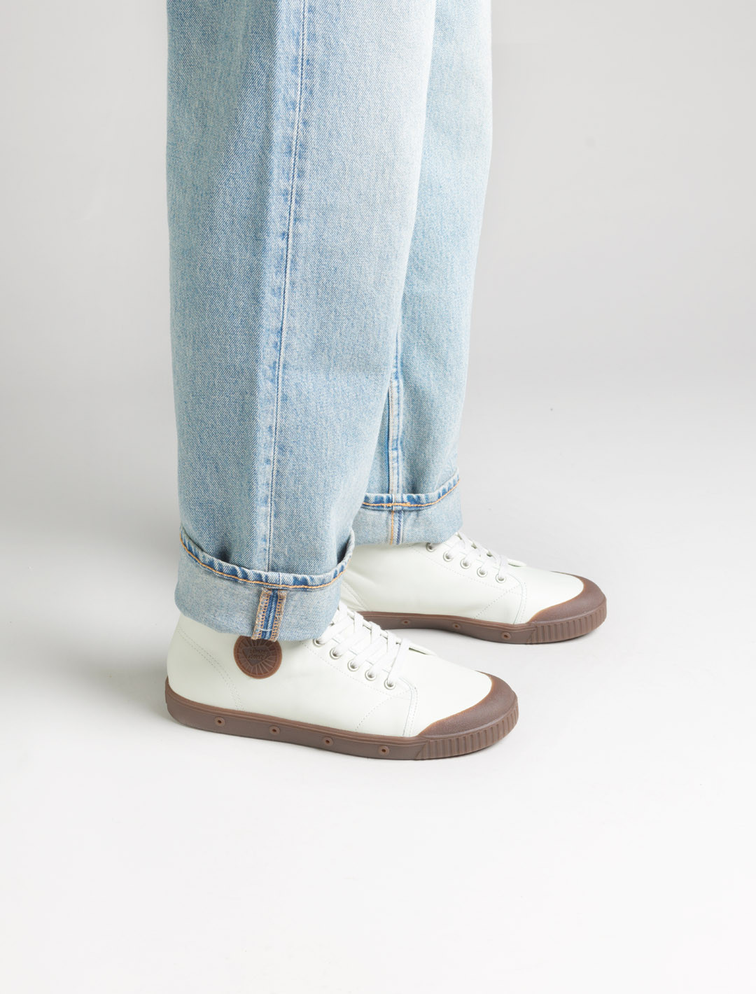 Spring Court B2 ecru leather with gum sole sneakers – worn side view