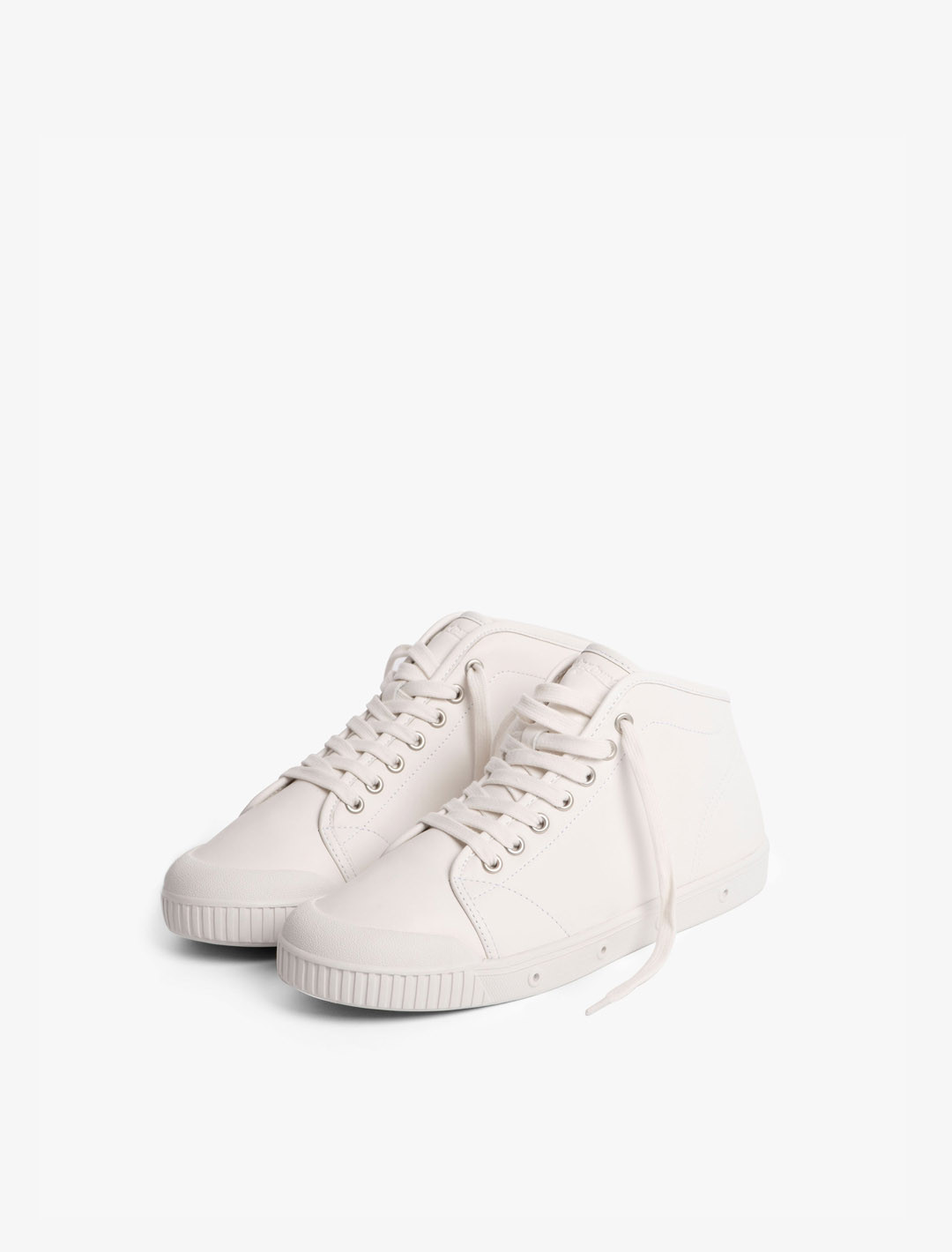 Basket Spring Court B2 en cuir blanc - vue de trois quart