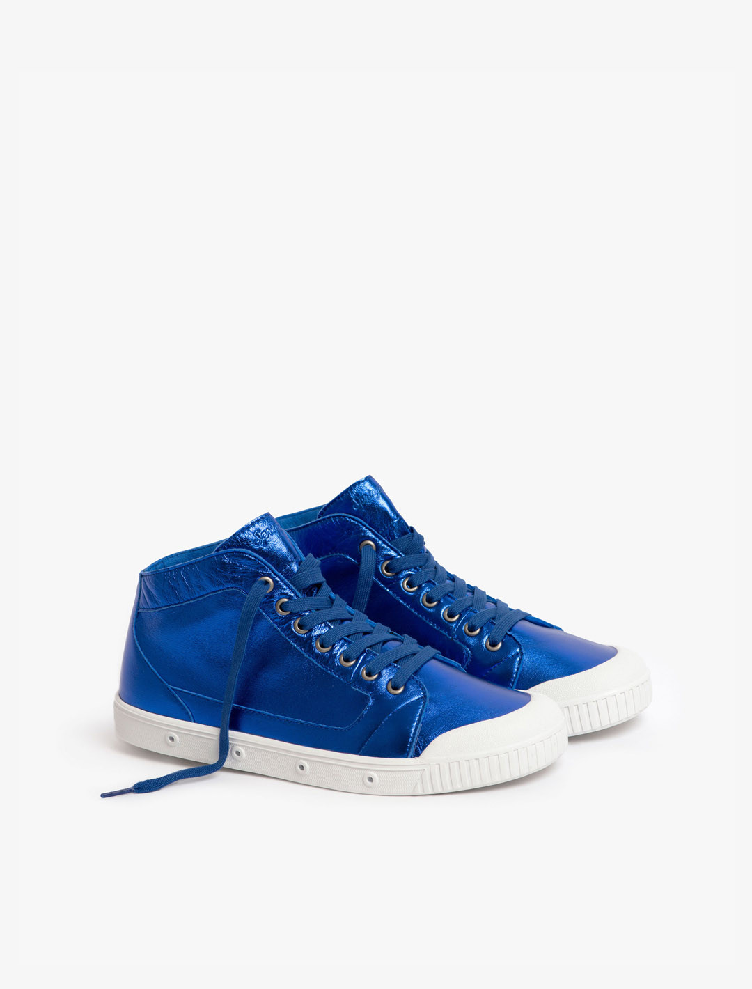 Spring Court M2 leather basket in silver blue - three-quarter view