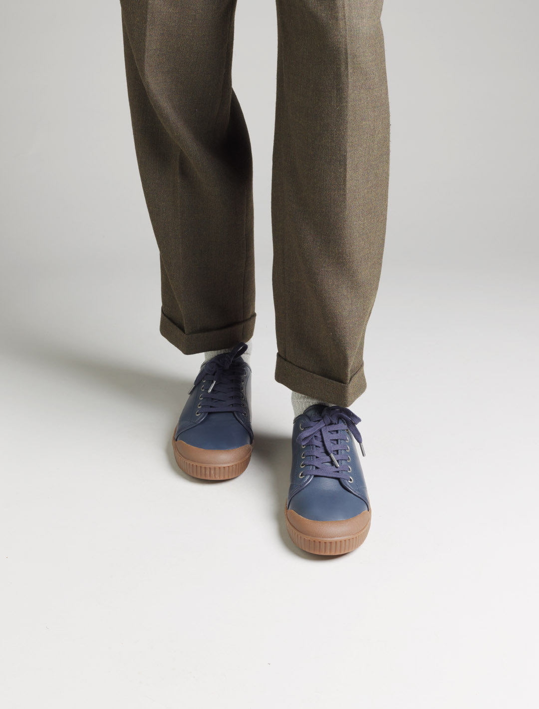 Spring Court G2 leather basket indigo - worn