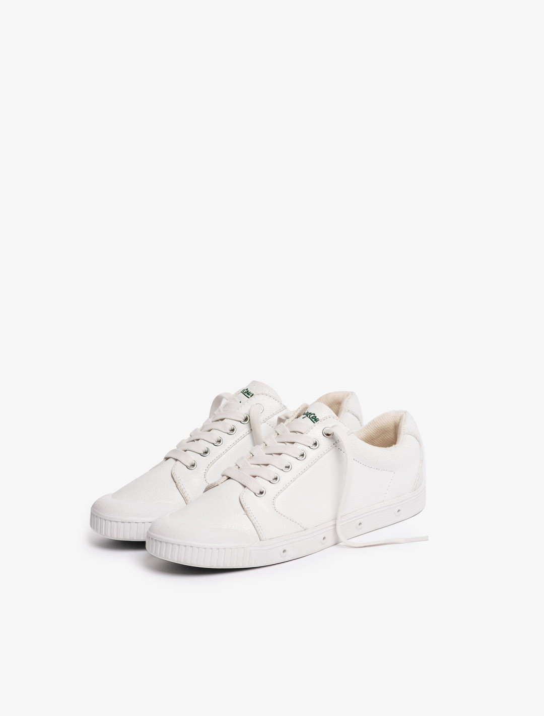 Spring Court C2 crackled leather basket in white - 3/4 view