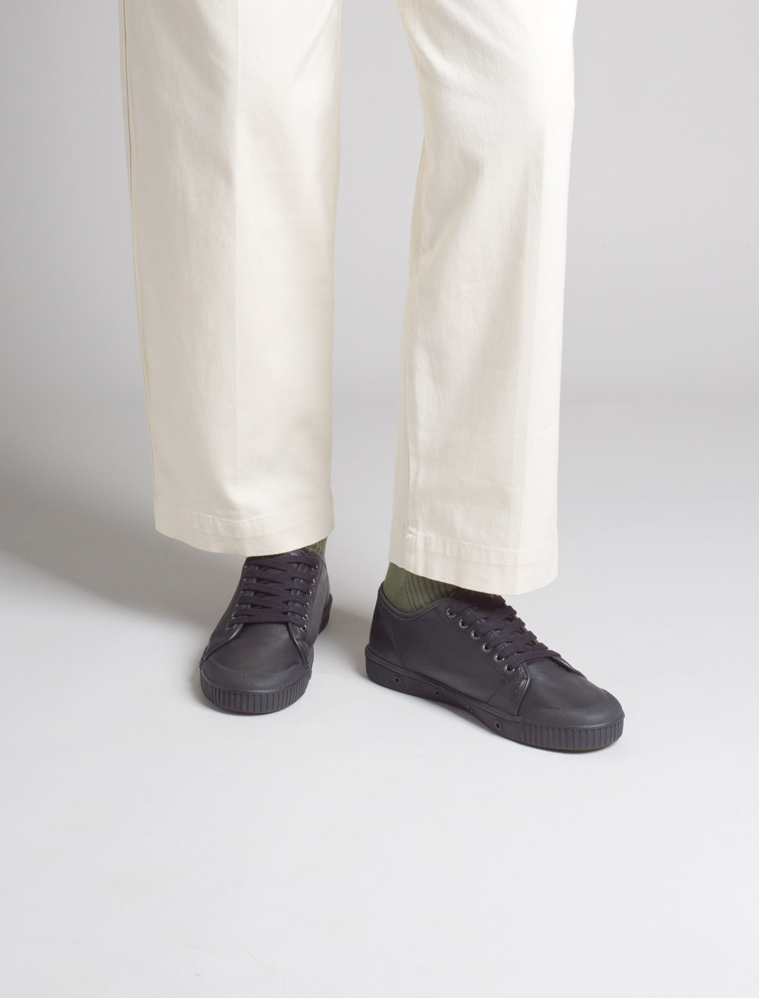 Spring Court G2 leather basket in black - worn