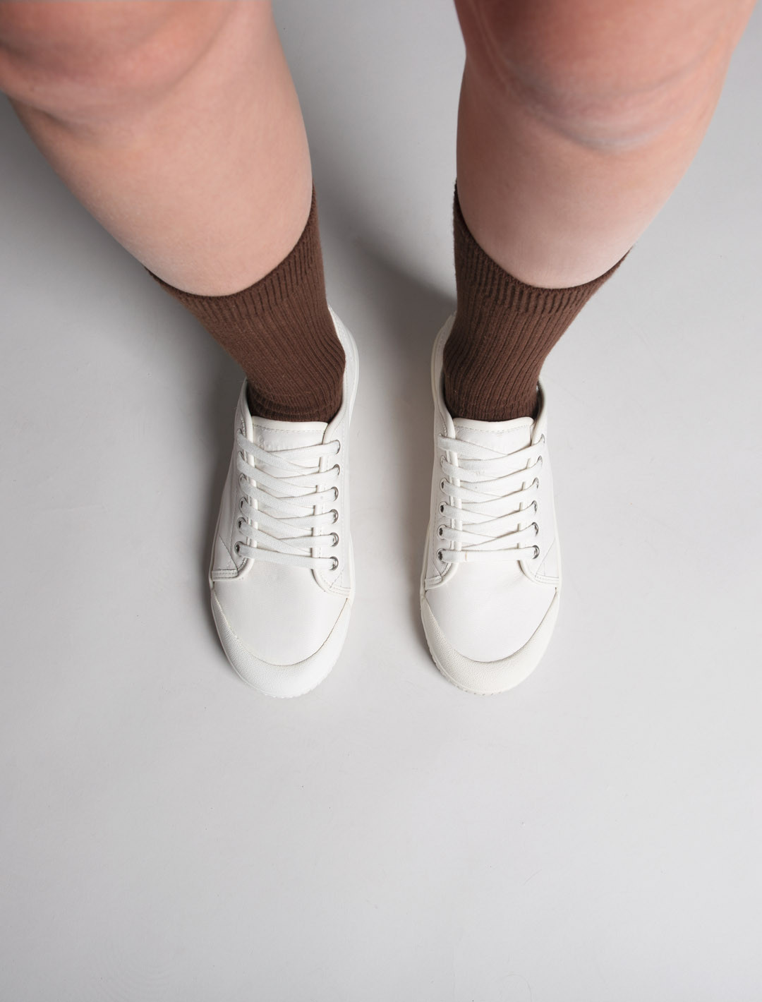 Spring Court G2 leather basket in white - worn